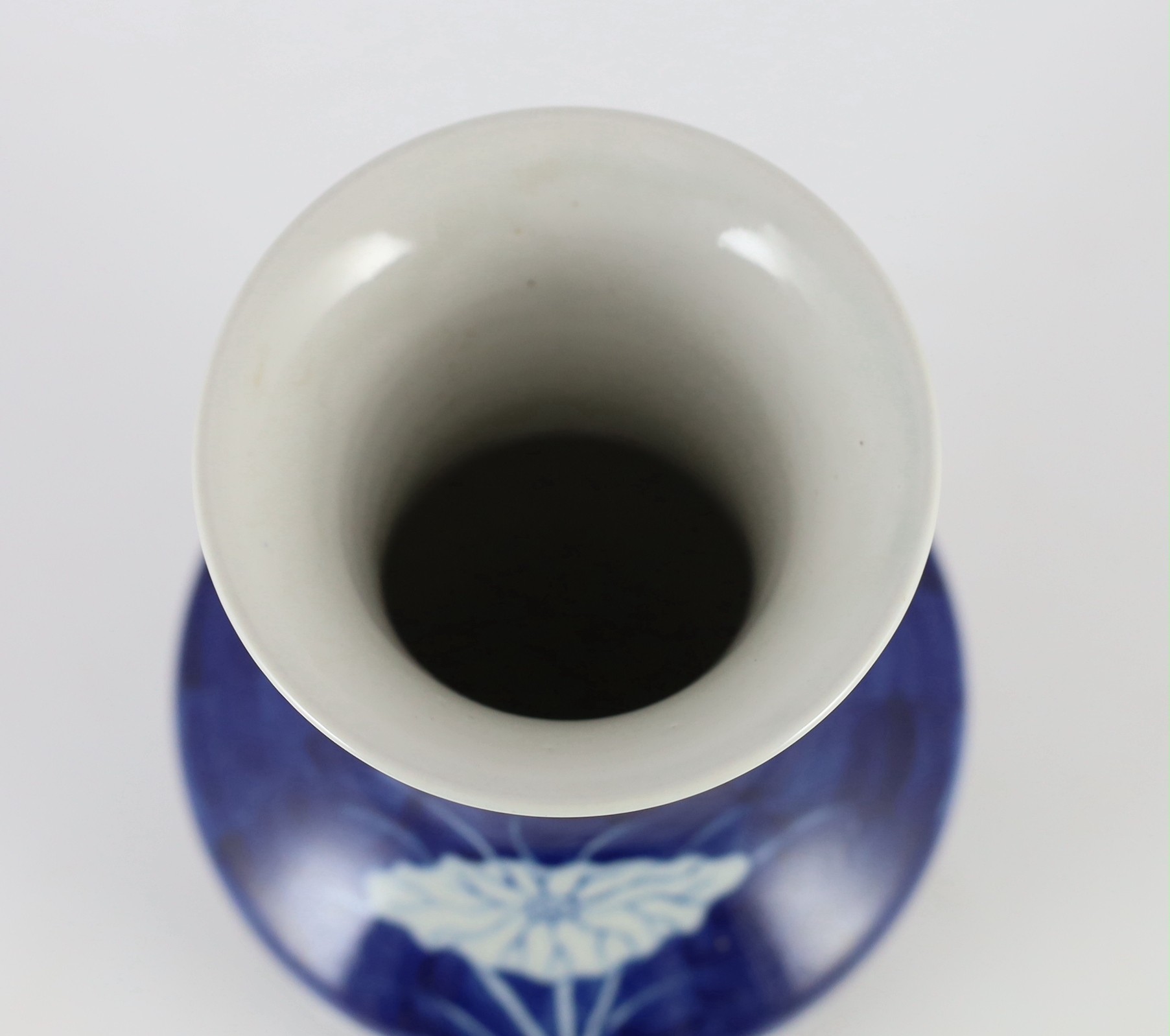 A Chinese blue and white 'Antiques' vase, early 20th century, 38 cm high